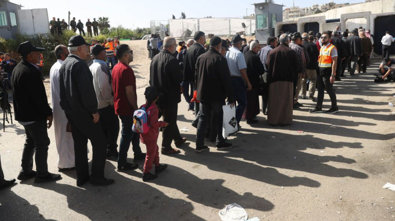 As for&ccedil;as israelenses controlam os acessos &agrave;s rotas que conectam os diferentes territ&oacute;rios palestinos