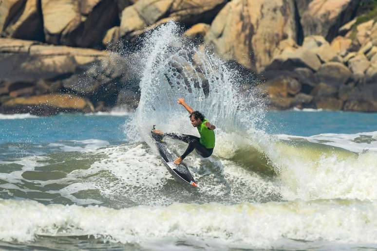 Matheus Navarro vence etapa da WSL. 