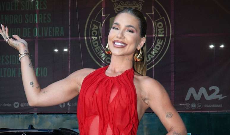 Virgínia coloca quiosque da WePink na quadra da Grande Rio e atitude divide opiniões na web: 'Virou um circo'.