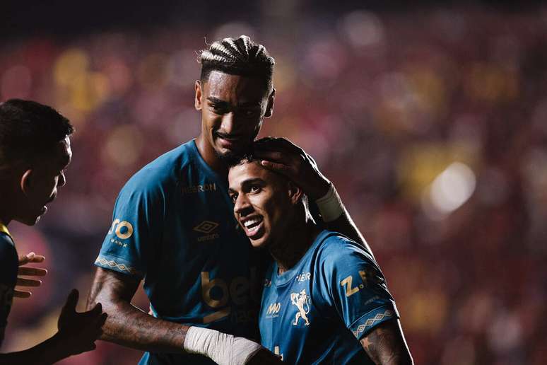 Matheusinho marcou o gol da vit&oacute;ria do Sport sobre o Corinthians &ndash;