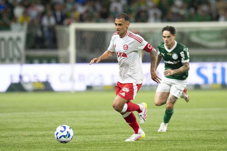 Alan Patrick (Internacional) durante jogo contra o Palmeiras, no dia 13.09.2025 