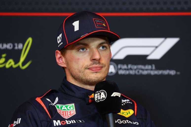 Max Verstappen durante entrevista pós corrida 