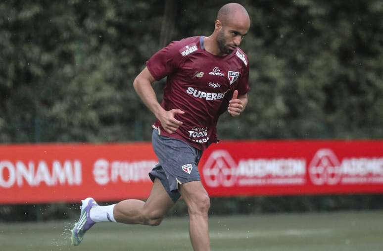 Lucas pode ser novidade do S&atilde;o Paulo contra a LDU &ndash;