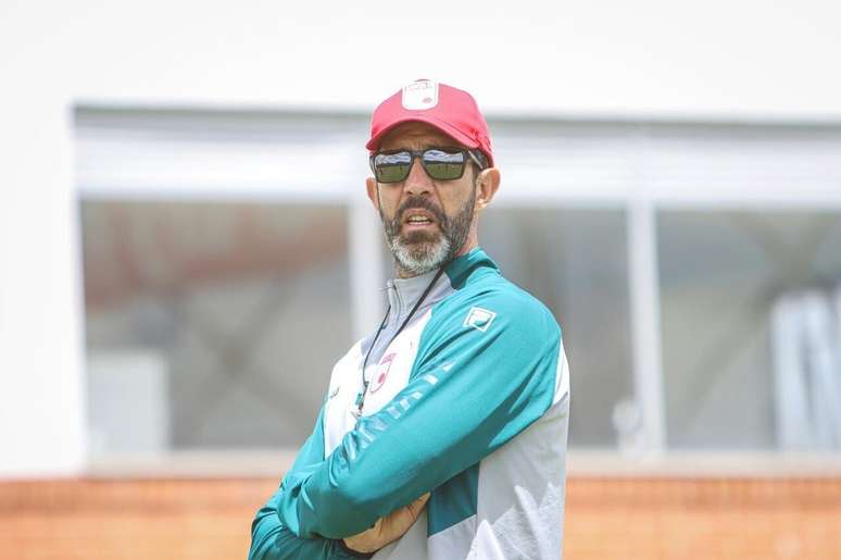 Jorge Bava faz seu primeiro trabalho como t&eacute;cnico no futebol colombiano &ndash;