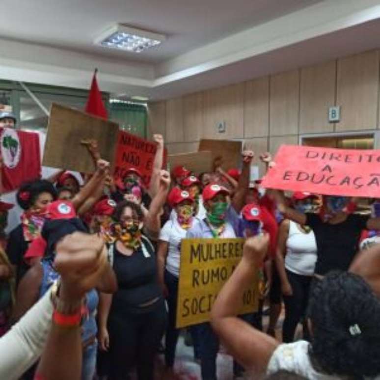 Campus UFPE com lideranças do Movimento Sem Terra