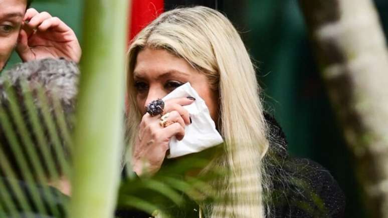 Adryana Ribeiro is captured tears at the trail of JP Mantovani