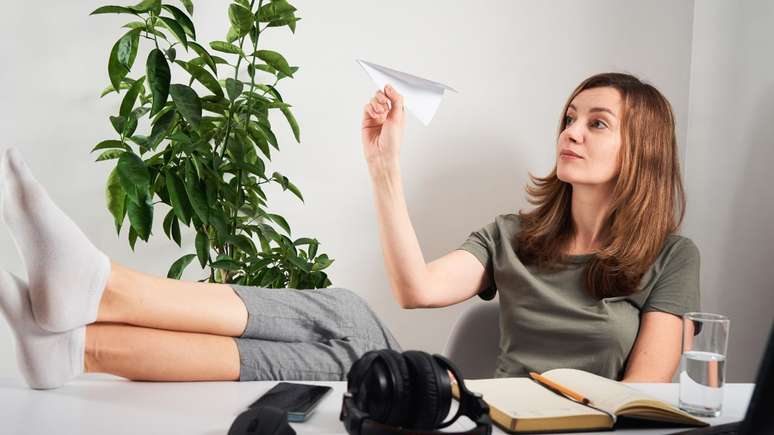 What is procrastination and how does this behavior act in our brain?