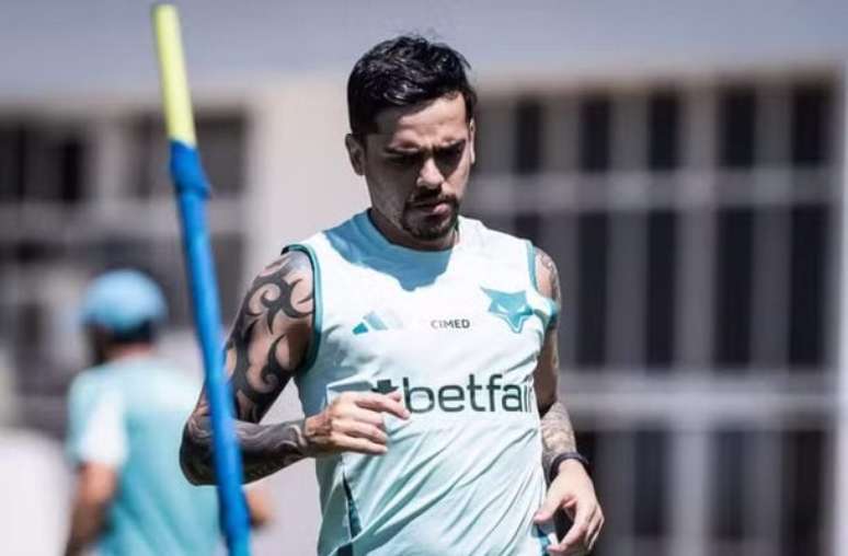 Gustavo Aleixo/Cruzeiro - Legenda: Com futuro em aberto no Cruzeiro, Fagner inicia transição para voltar a ser opção