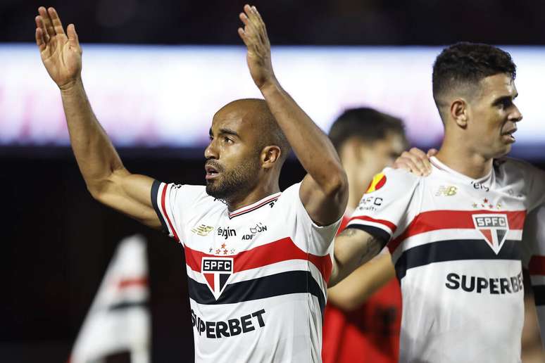 S&atilde;o Paulo ainda tem expectativa de ter Lucas e Oscar contra a LDU &ndash;