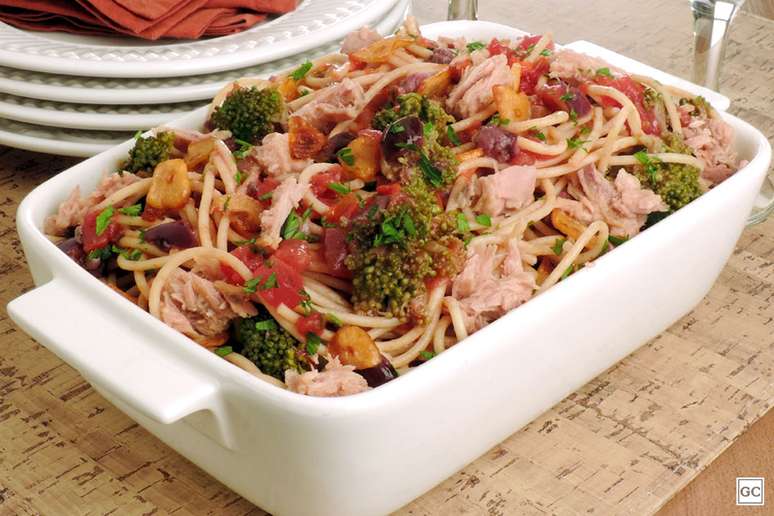 Macarrão integral com atum – Foto: Guia da Cozinha