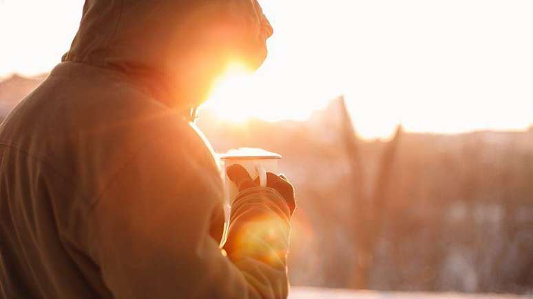 Evitar a ingest&atilde;o de cafe&iacute;na pelo menos oito horas antes da hora de dormir pode melhorar o nosso sono e trazer sonhos surpreendentes
