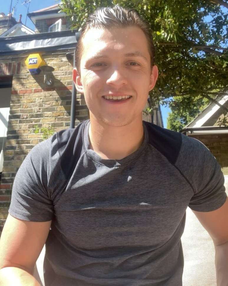 Tom Holland retornará ao set uma semana após concussão leve