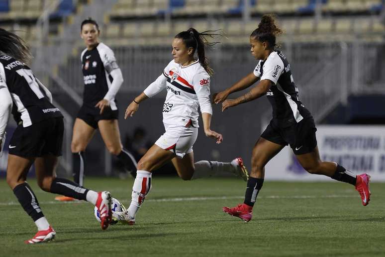 S&atilde;o Paulo e Corinthians terminaram o primeiro tempo empatados &ndash;