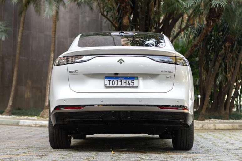 Luzes de LED t&ecirc;m feixe que atravessa tampa traseira -