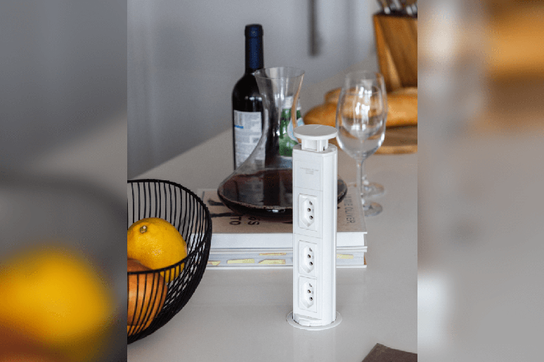 Tomadas embutidas unem funcionalidade e estética, permitindo conectar aparelhos com praticidade Projeto: BMA Studio |