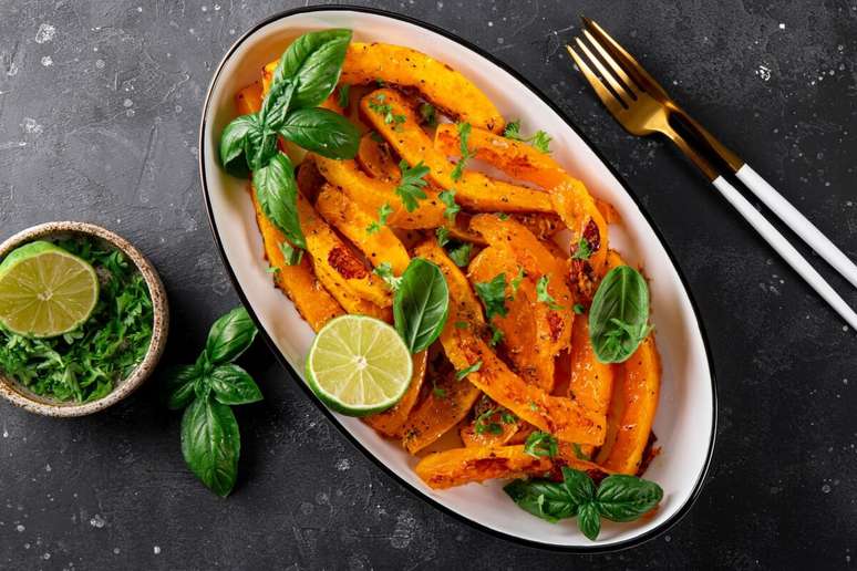 Roast pumpkin with herbs 