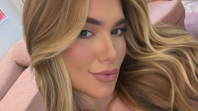 Virginia Fonseca declares to go to Madrid and talks about wine jr.