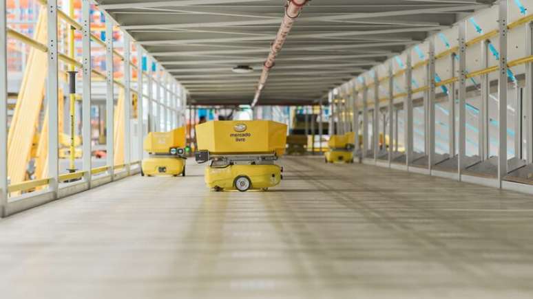 Empresa j&aacute; tinha outros 500 rob&ocirc;s em opera&ccedil;&atilde;o, respons&aacute;veis por mover prateleiras de produtos e aproxim&aacute;-las dos funcion&aacute;rios humanos