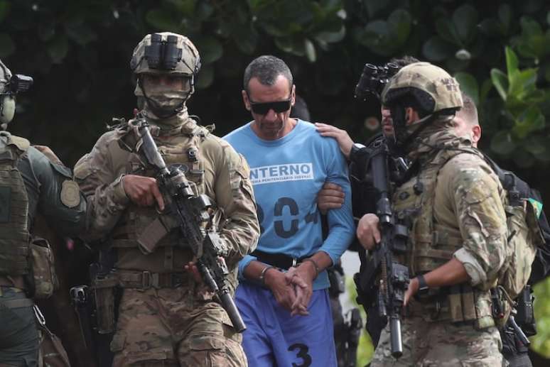 CORRECAO LEGENDA --- 21 01 2020 BRASILIA DF NACIONAL O lider do PCC , Marcos Herbas Camacho, o Marcola, deixa o Hospital de Base do Distrito Federal apos exames FOTO GABRIELA BILO / ESTADAO