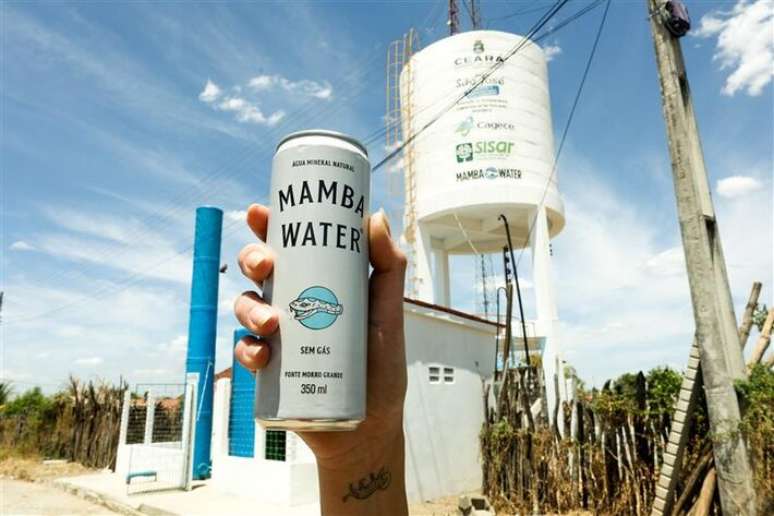 Lata de Mamba Water, marca de &aacute;gua da Heineken