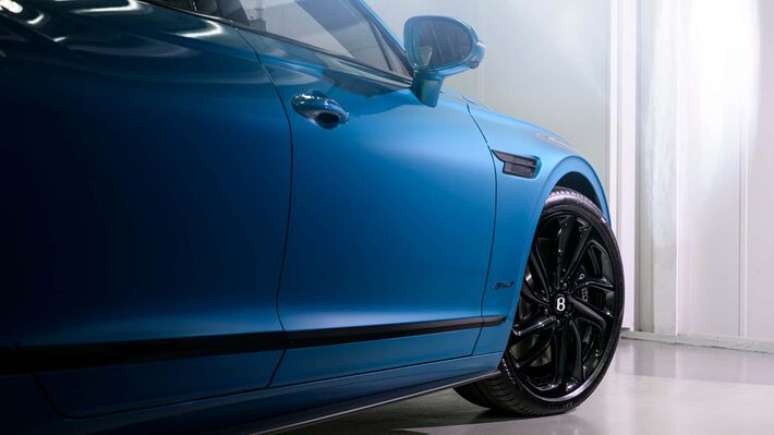 Bentley Flying Spur Ombr&eacute; by Mulliner