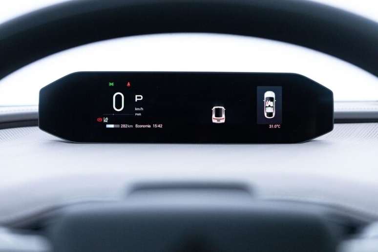 Tela de instrumentos tem informa&ccedil;&otilde;es essenciais para motorista -