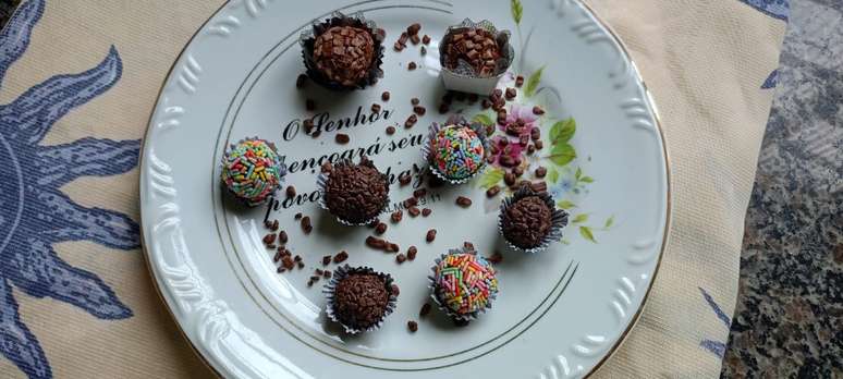 A variedade de brigadeiros, de tipos de leite-condensado, chocolate e coberturas exige conhecimento para não errar no empreendimento.