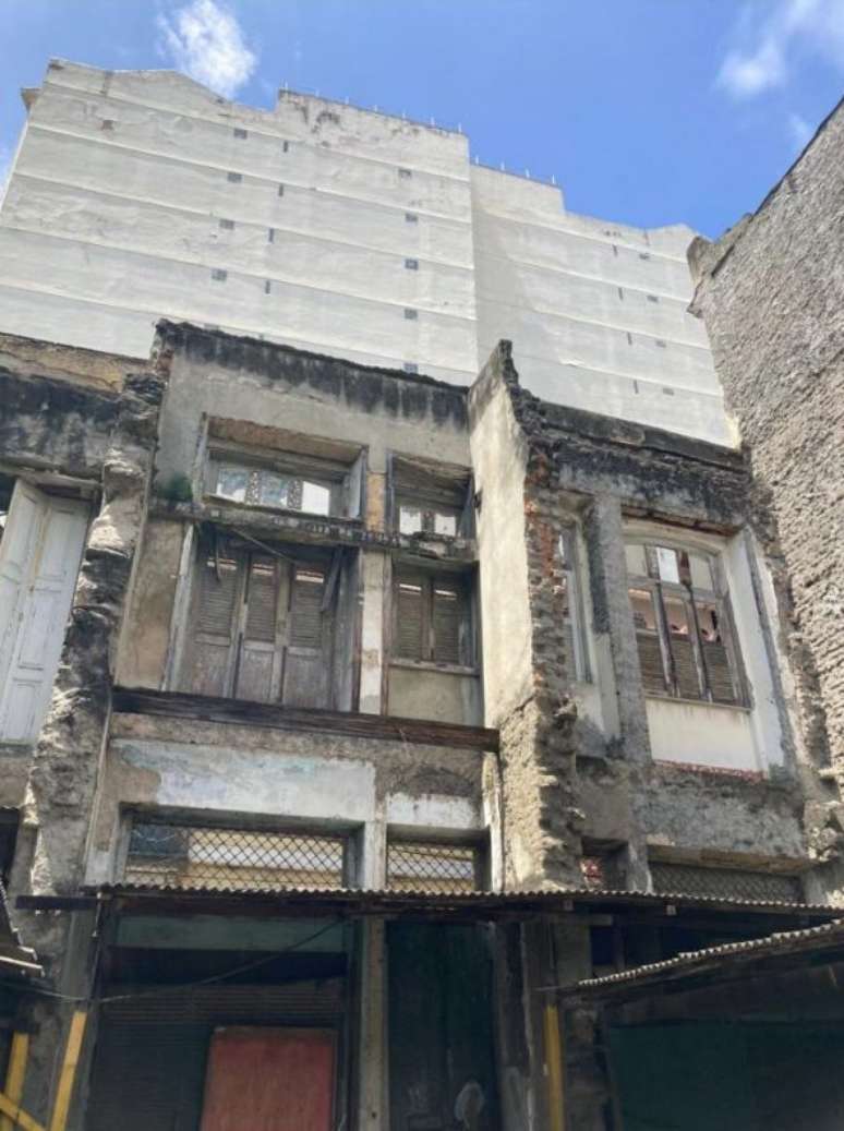 Parte interna da fechada do sobrado. A&ccedil;&atilde;o do MP pede restauro, conserva&ccedil;&atilde;o de itens e retirada dos que n&atilde;o s&atilde;o originais.