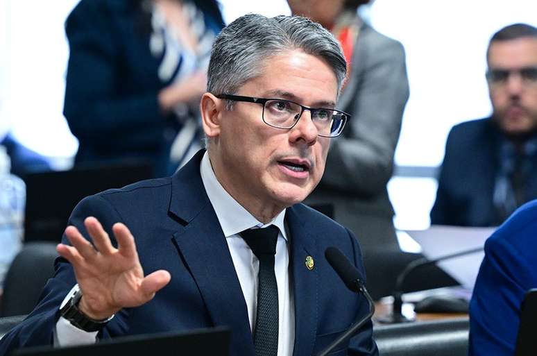 Senador Alessandro Vieira (MDB-SE), relator da PEC da Blindagem na CCJ do Senado Federal