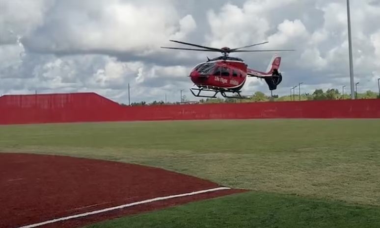 Treinador de beisebol é alvo de bala perdida durante torneio juvenil nos EUA