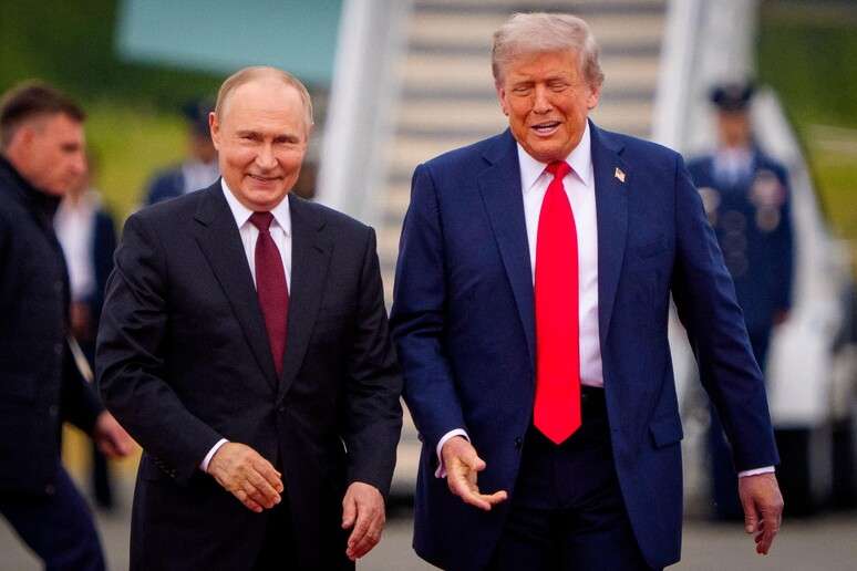 Putin e Trump se encontraram em agosto no Alasca para discutir guerra na Ucrânia