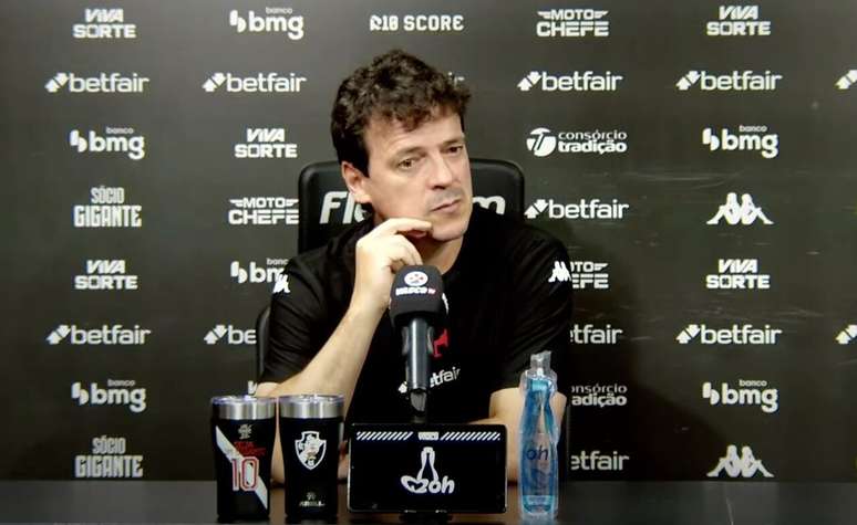 Diniz durante a coletiva &ndash;