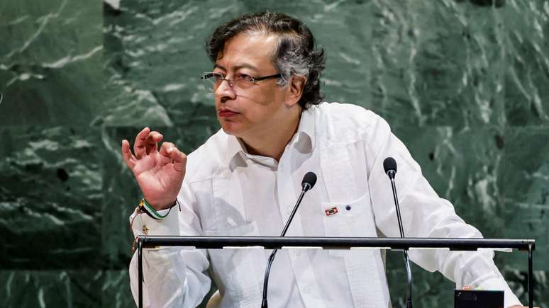 US attacks on alleged drug boats in the Caribbean are an act of tyranny, he tells the president of Colombia to the BBC