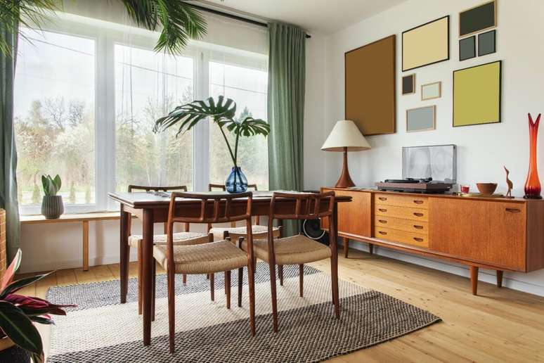 See how to apply the tropical style to the decoration