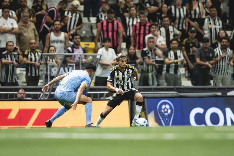 Scarpa, o mehor do Galo contra o Bol&iacute;var, deu o passe para o gol de Bernard.&nbsp;