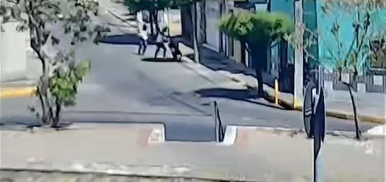 Suspeitos ainda não foram encontrados