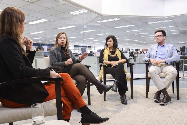 Jornalista Renata Cafardo recebe Bárbara Born, Nicole Paulet e Luis Paulo Martins