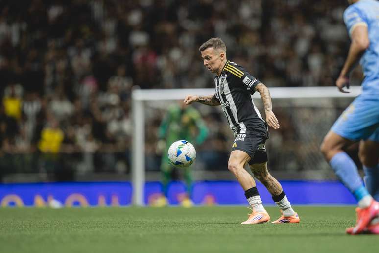 Bernard em a&ccedil;&atilde;o diante o jogo do Atl&eacute;tico com o Bolivar. Enfim, uma atua&ccedil;&atilde;o de destaque.