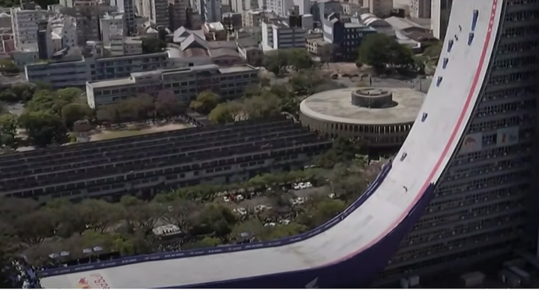 Sandro Dias desceu 65m em megarrampa de Porto Alegre