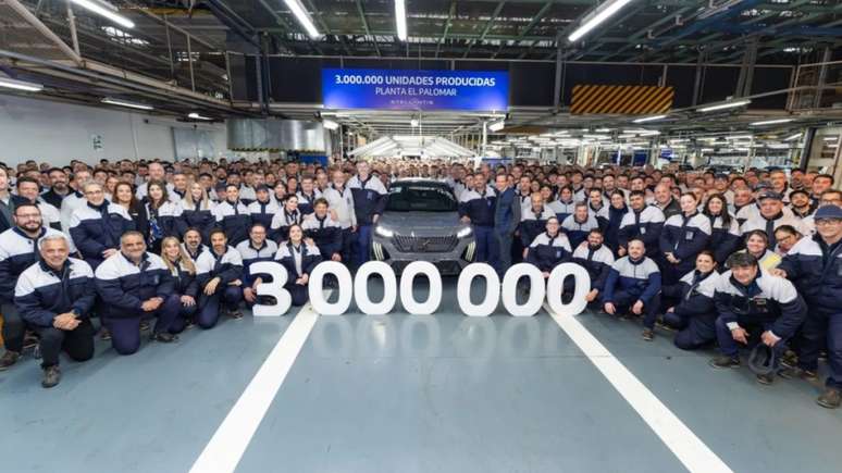 Fábrica que produz os Peugeot 2008 e 208 atinge 3 milhões de veículos produzidos