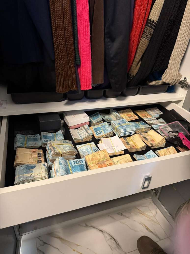 Operação encontrou dinheiro vivo ao cumprir mandados de busca e apreensão contra alvos