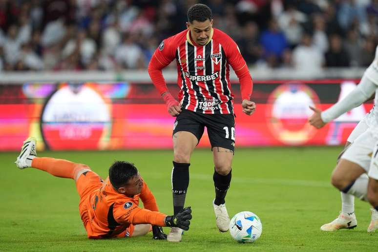 Luciano (São Paulo) durante jogo contra a LDU Quito, no dia 18.09.2025 