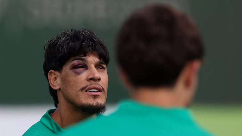 O jogador Gustavo G&oacute;mez, da SE Palmeiras, durante treinamento, na Academia de Futebol. &ndash;