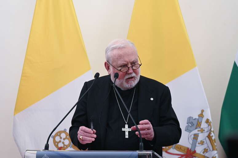 Paul Richard Gallagher pediu que países 'abandonem a ilusão' das ameaças