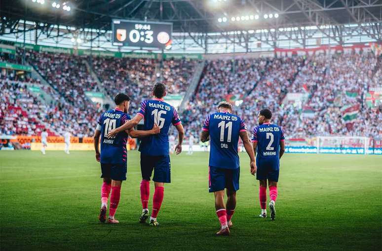 Mainz vem de vit&oacute;ria imponente fora de casa sobre o Augsburg &ndash;