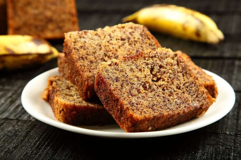 Bolo de banana fit com canela 