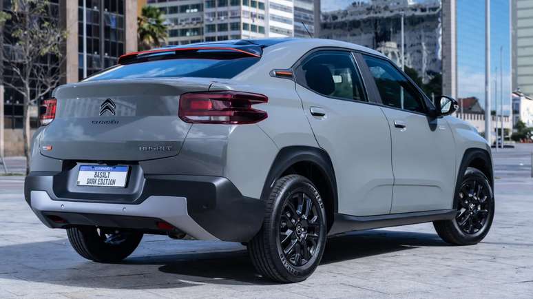 Citroën Basalt Dark Edition