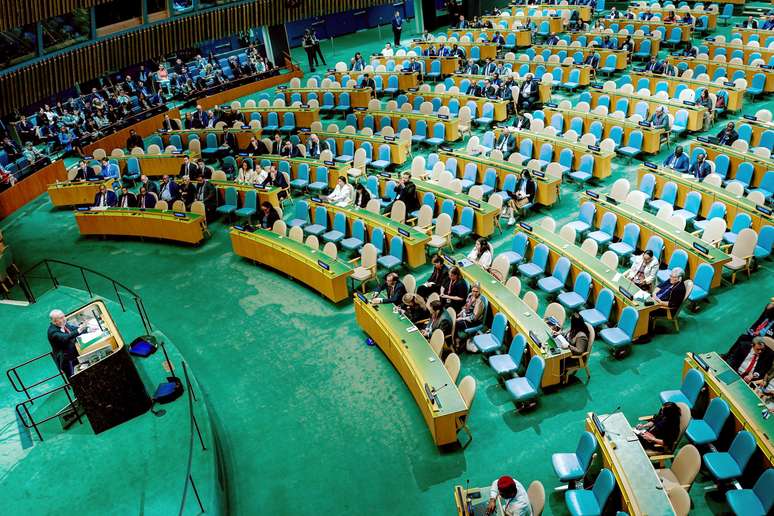 Benjamin Netanyahu discursa na ONU com plenário esvaziado 