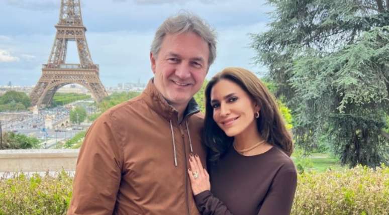 Ticiana Villas Boas com o marido, Joesley Batista, na capital francesa: vida discreta longe dos refletores da TV