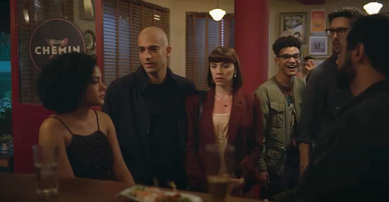 O bistrô virou local de encontro de vários personagens, como se não existissem outro lugar com boa comida no Rio